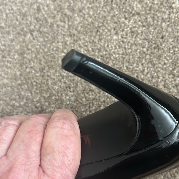 Via Spiga Black Patent Leather Peep Toe Pumps Size 6 - Picture 8 of 11